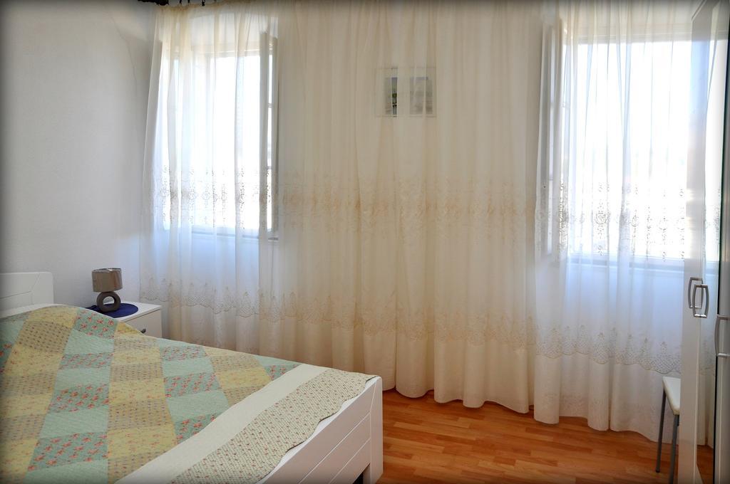 Apartments Sunny House Lumbarda Habitación foto